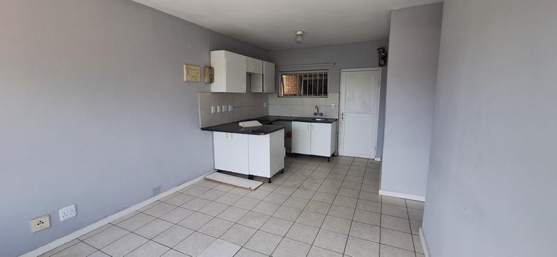 To Let 2 Bedroom Property for Rent in Strand Western Cape
